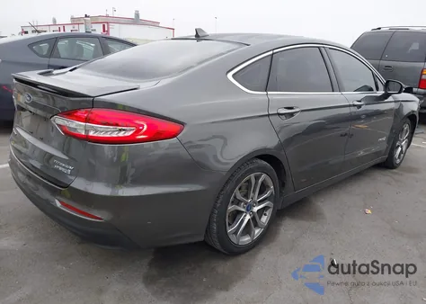 2019 Ford Fusion Titanium z USA, uszkodzony, nr VIN 3FA6P0RU6KR235538